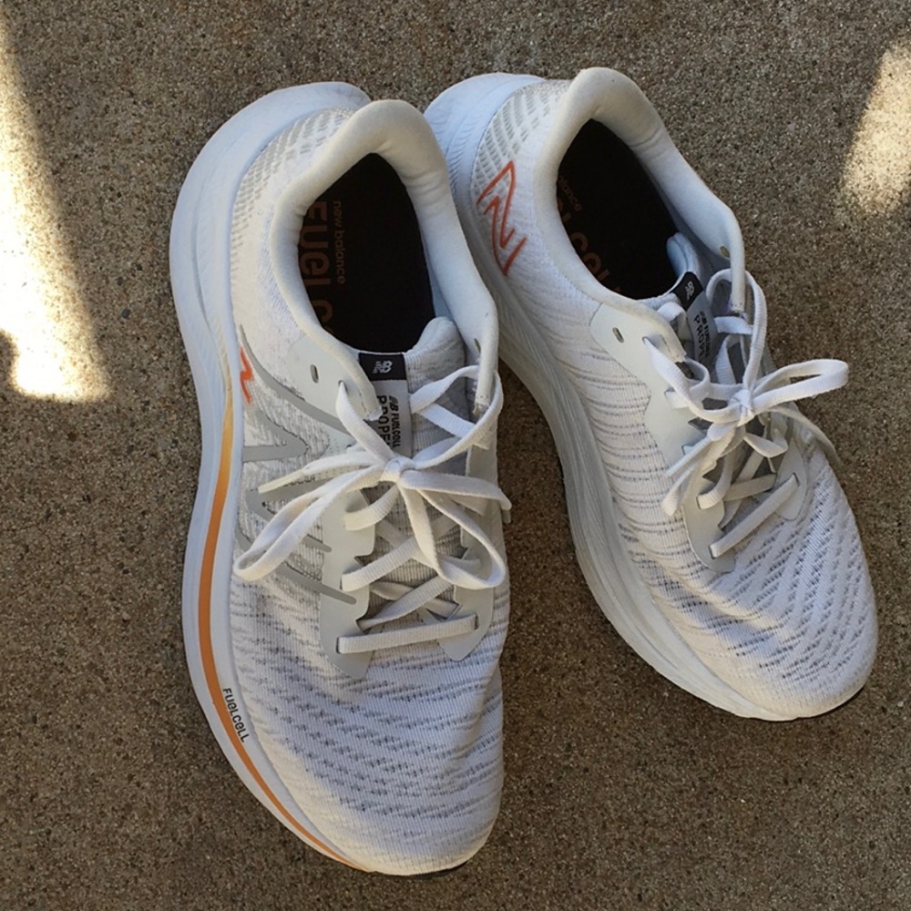 New Balance women’s White Running Shoes